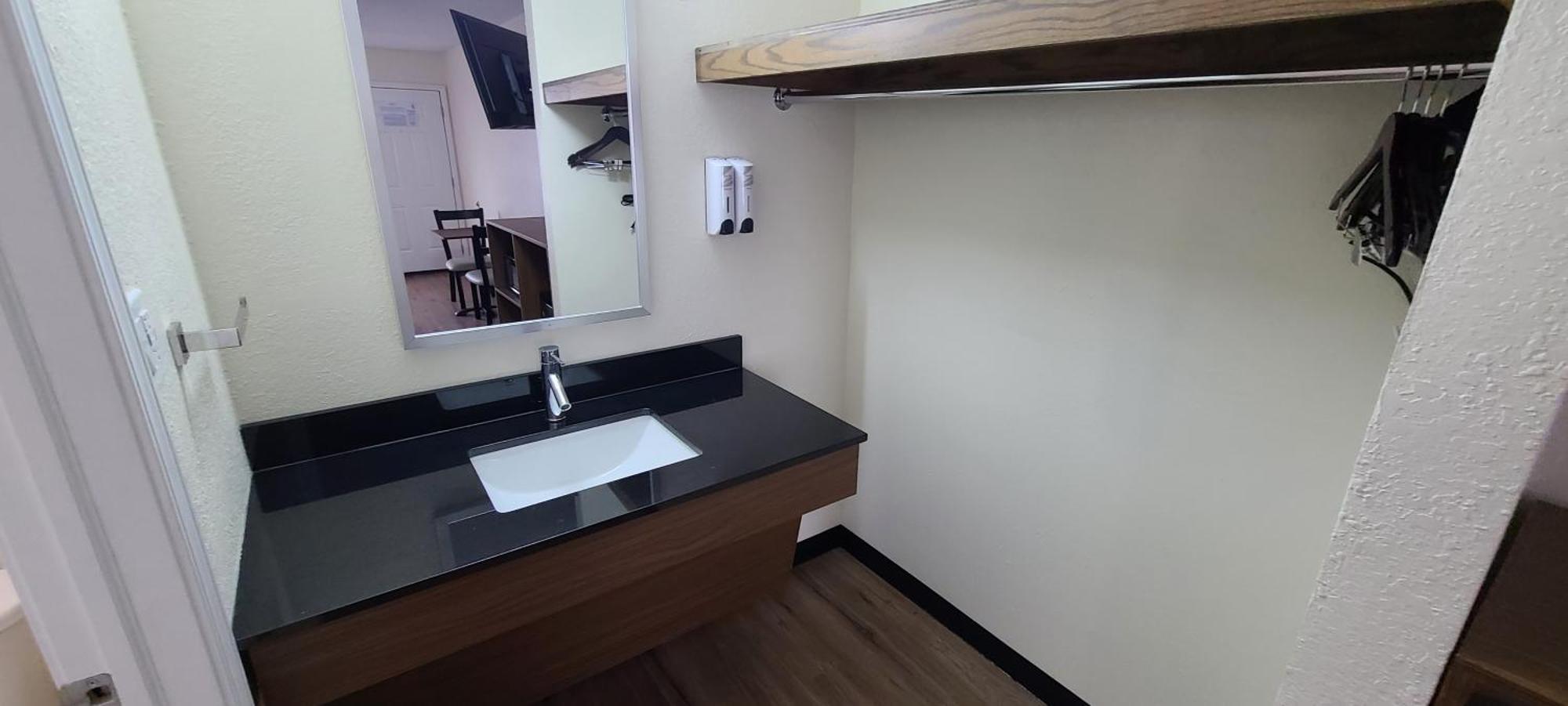 Red Roof Inn ביירון מראה חיצוני תמונה